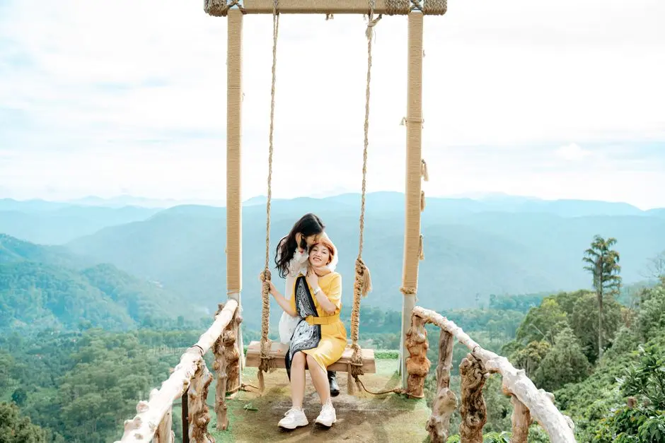 Wisata Keluarga Instagramable: Spot Foto di Kebun Stroberi Pemkolangsa